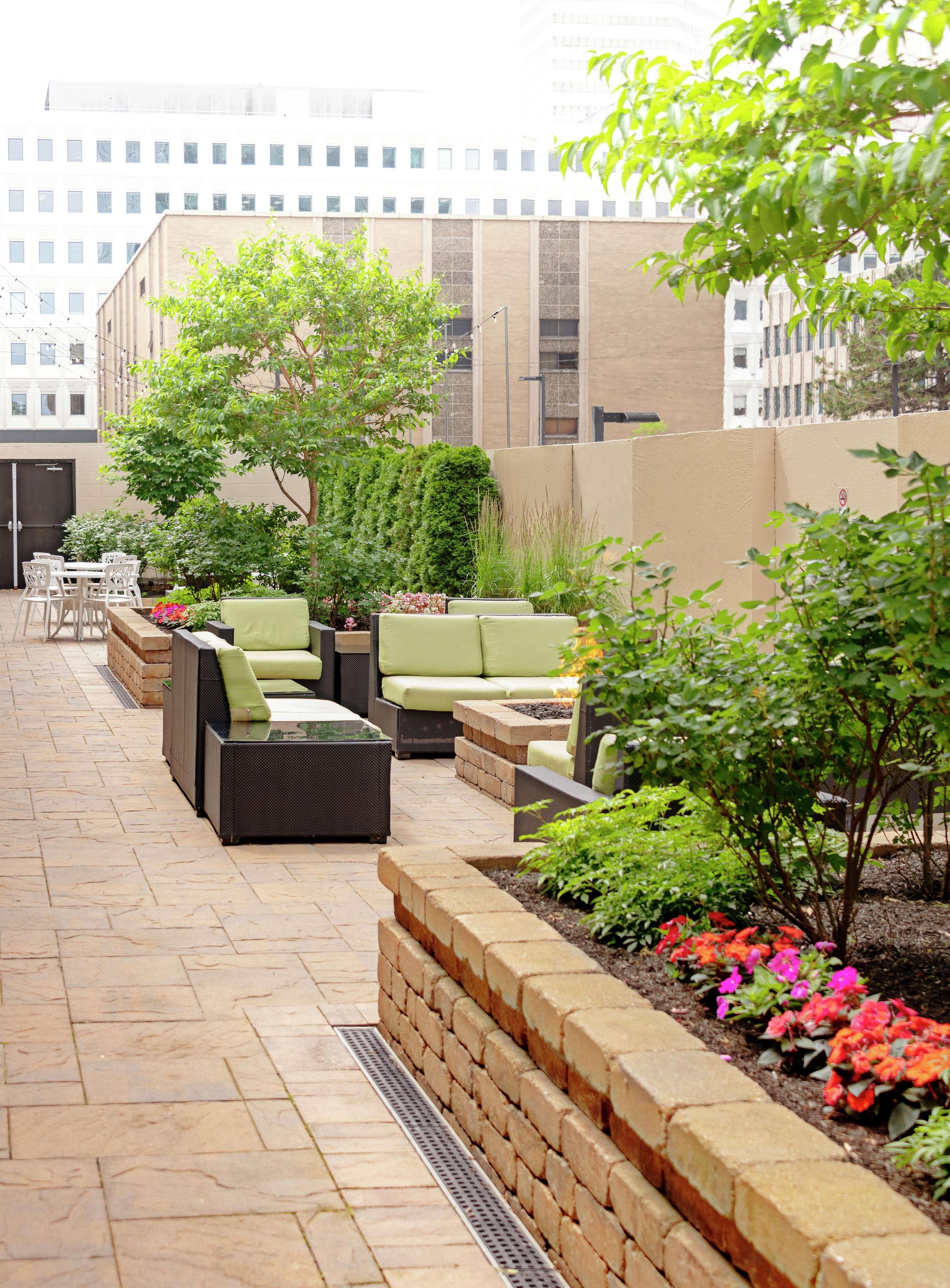 Doubletree By Hilton Hotel Cleveland Downtown - Lakeside Exterior photo