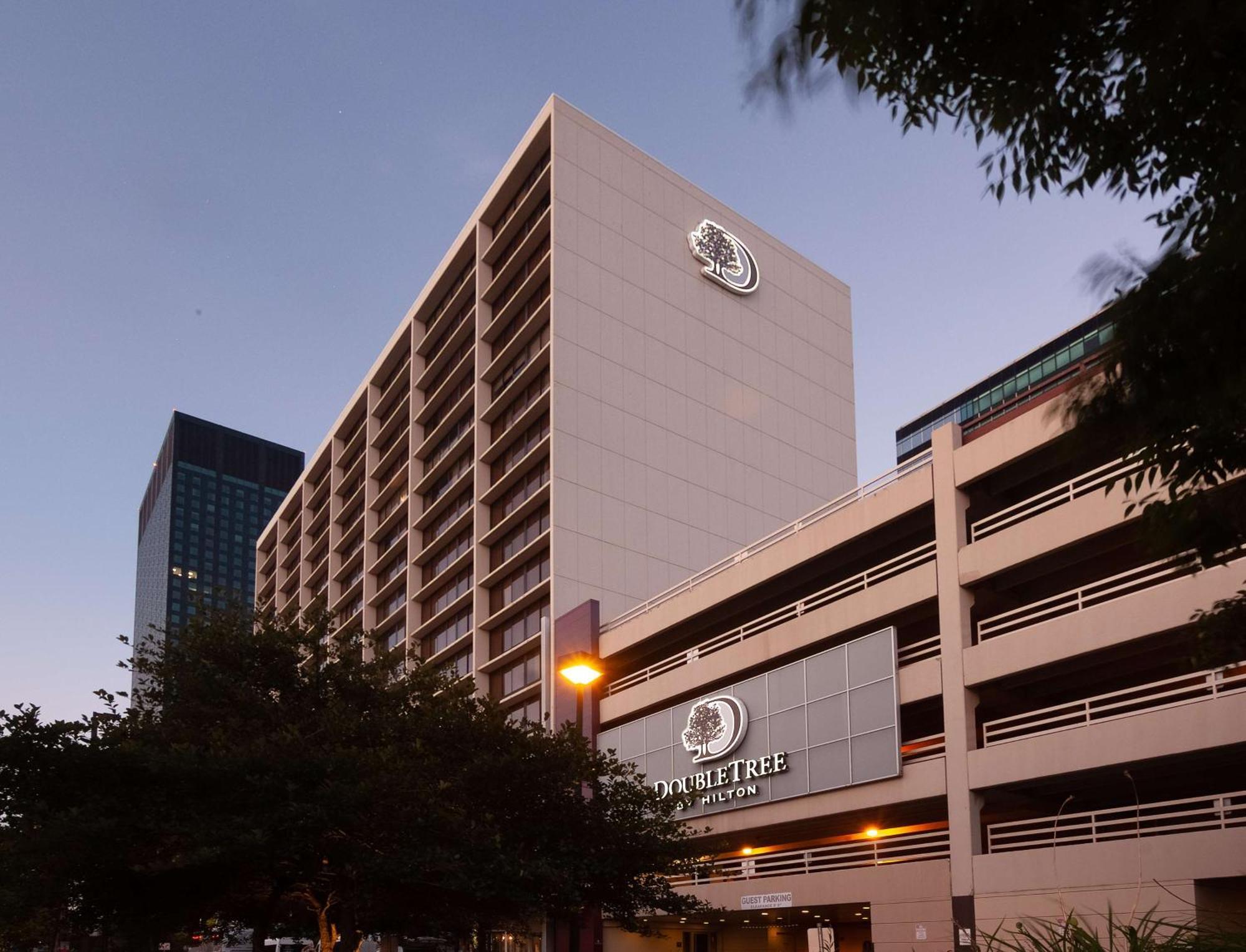 Doubletree By Hilton Hotel Cleveland Downtown - Lakeside Exterior photo