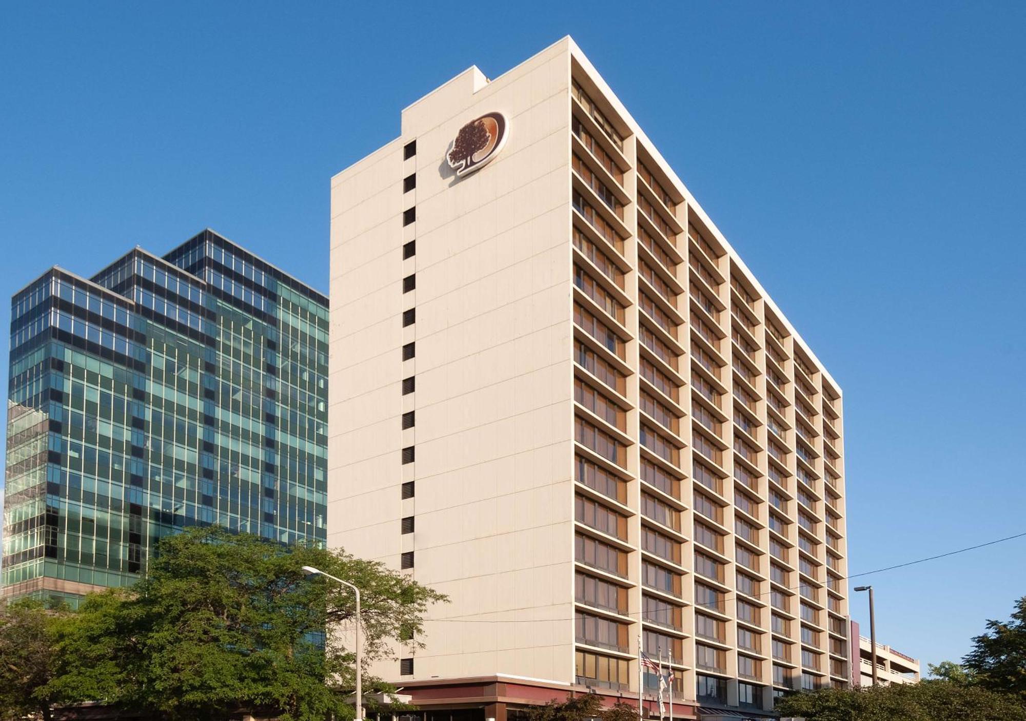 Doubletree By Hilton Hotel Cleveland Downtown - Lakeside Exterior photo